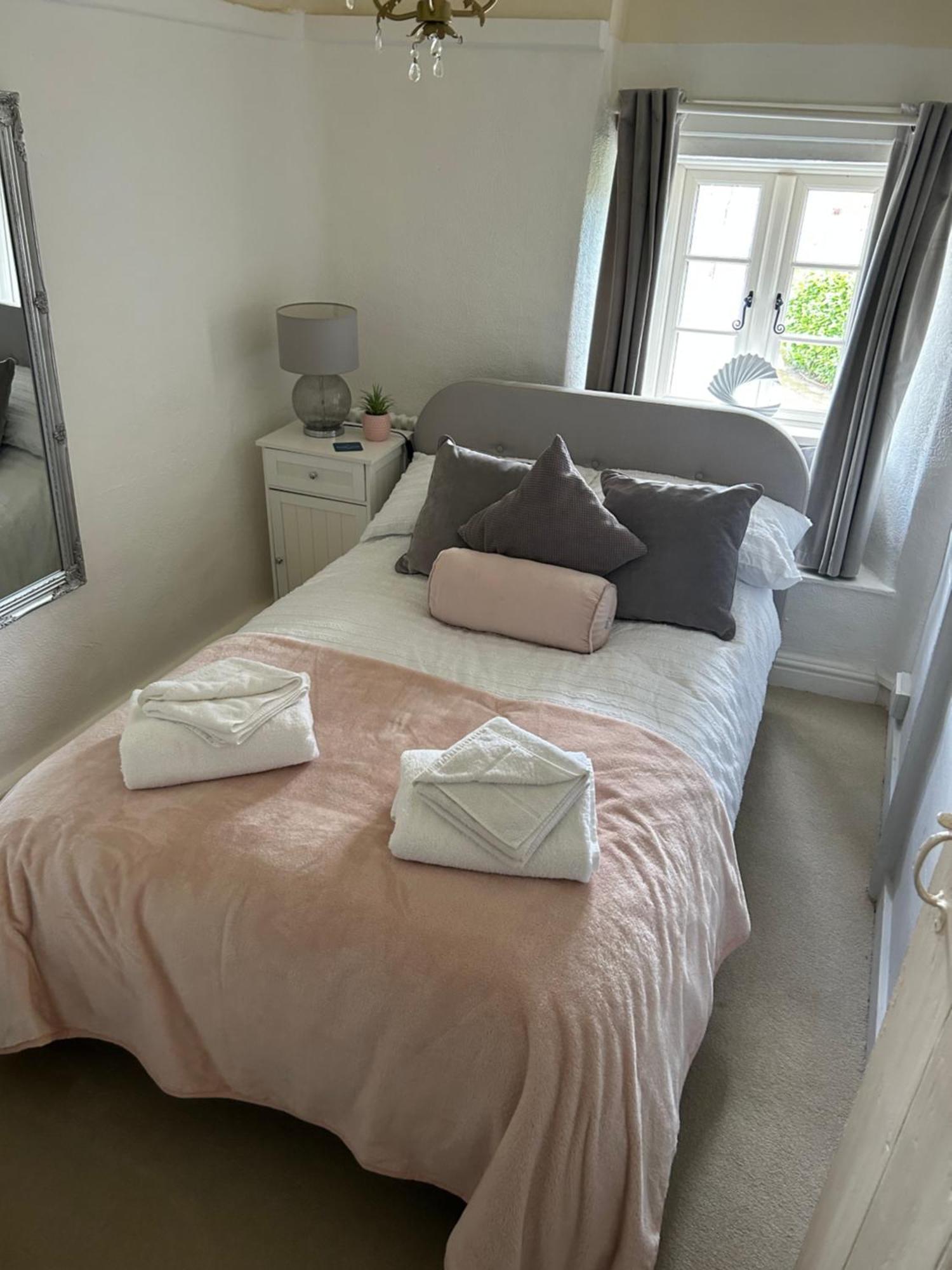 בריקסהאם Rosedale A Charming Detached 4 Bedroom Cottage. מראה חיצוני תמונה